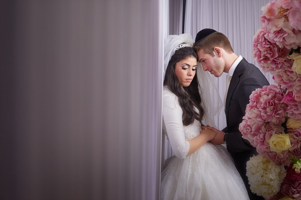 Couple Wedding Emotional Empathy - rdmphotosltd / Pixabay