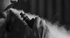 Eliquid Ejuice Electronic Cigarette  - sarahjohnson1 / Pixabay