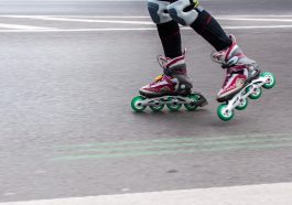 Roller Skates Rollerblades Sports - wal_172619 / Pixabay