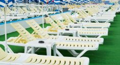 Sunbeds Pool Yellow Blue Rich  - Engin_Akyurt / Pixabay